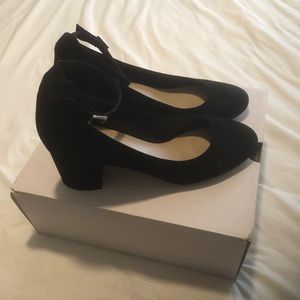 Black suede Aldo shoes size 7 1/2